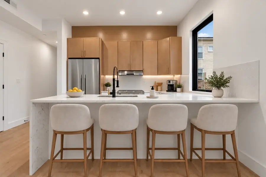 13 Clyde St #A, Somerville, MA 02145 - #3