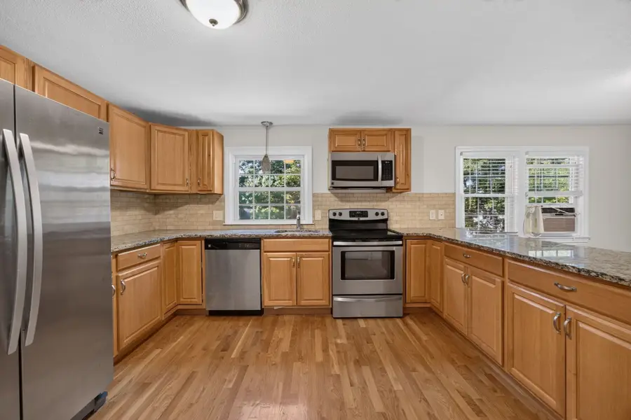 7 Madeline Rd, Tewksbury, MA 01876 - #3