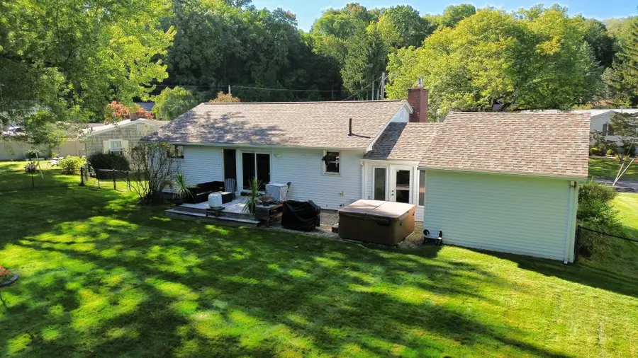 34 Bray Park Dr, Holyoke, MA 01040 - #3