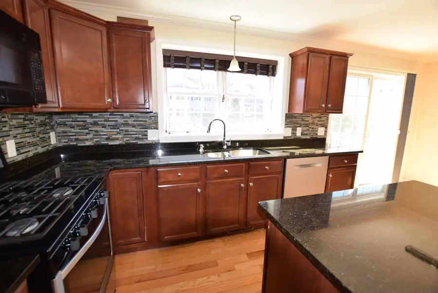 1975 Middlesex St #28, Lowell, MA 01851 - #3