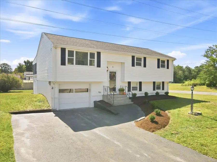 5 Moreau St, Stoughton, MA 02072 - #2