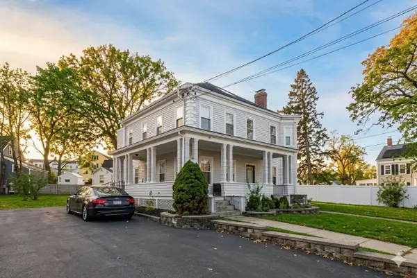 29-31 Middlesex St #1, Chelmsford, MA 01863