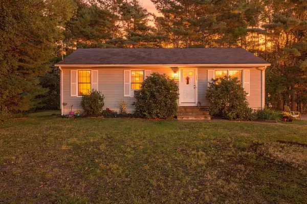 306 South, Douglas, MA 01516