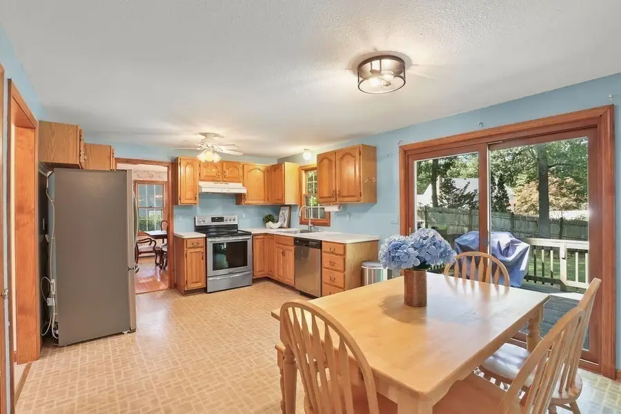 41 Virginia Ave, North Attleboro, MA 02763 - #3
