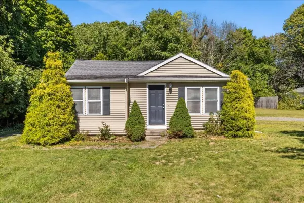 201 Tiffany St, Attleboro, MA 02703