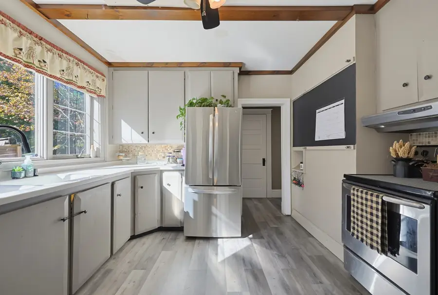 4 Cherry St, Greenfield, MA 01301 - #3