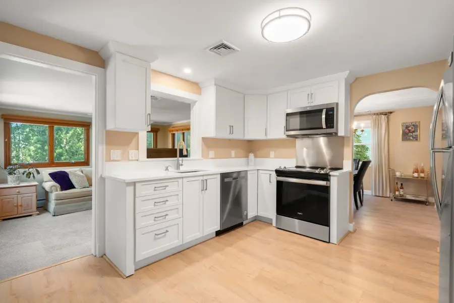 39 Robin Rd, Wakefield, MA 01880 - #2