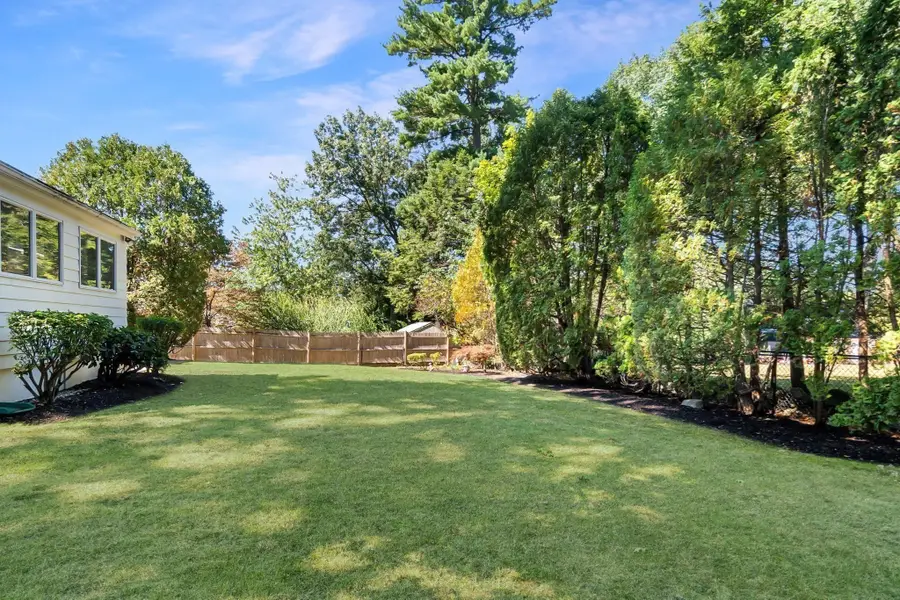 39 Robin Rd, Wakefield, MA 01880 - #3