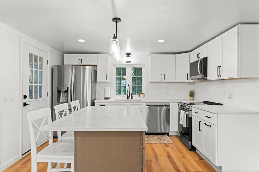 11 Fernwood Rd, Southwick, MA 01077 - #3