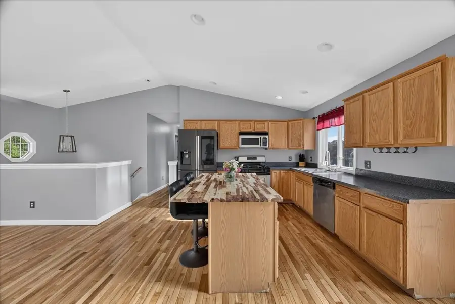 49 Shirley St, New Bedford, MA 02746 - #2