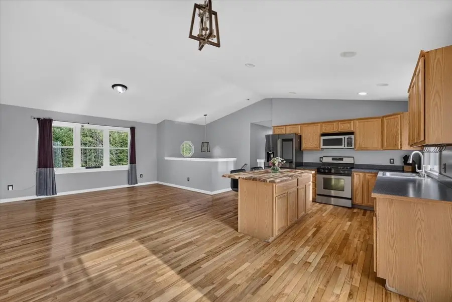 49 Shirley St, New Bedford, MA 02746 - #3