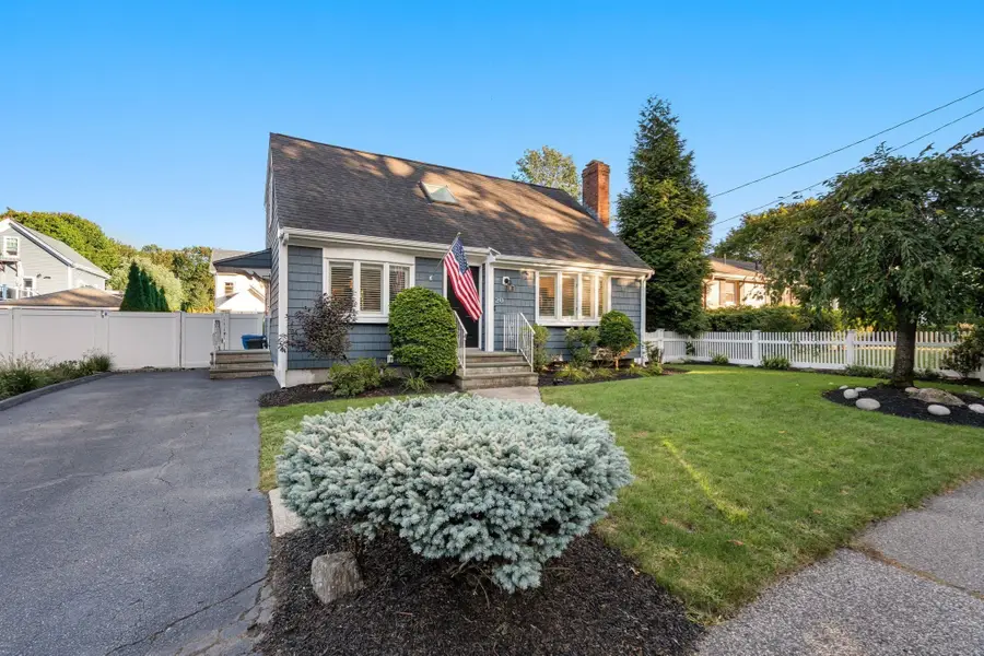 20 Albert St, Waltham, MA 02453 - #2
