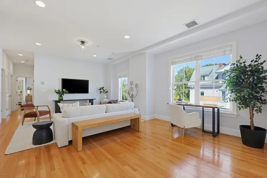 45 Endicott Ave #8, Somerville, MA 02144 - #2