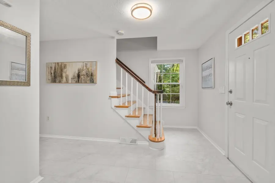 942 Salem End Road, Framingham, MA 01702 - #2