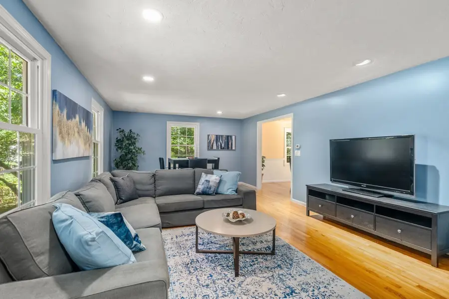 942 Salem End Road, Framingham, MA 01702 - #3