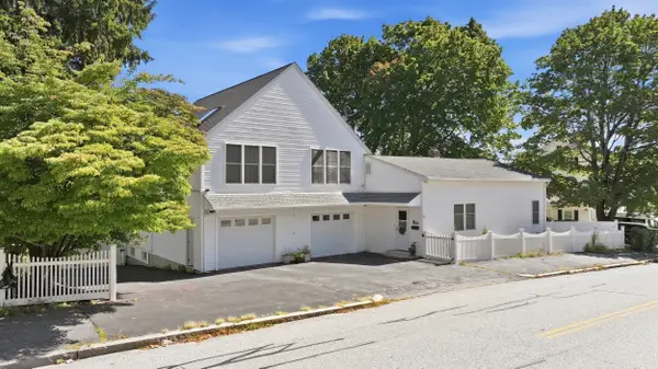 6 Harrington Way, Worcester, MA 01604