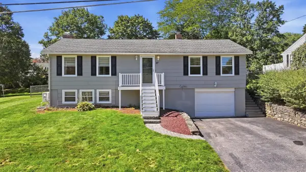 27 Aldea Ave, Dudley, MA 01571