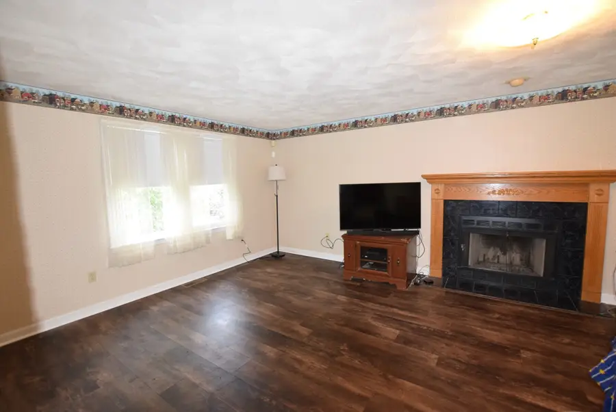 130 B Street, Dracut, MA 01826 - #3