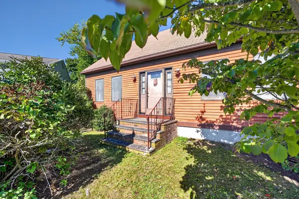 52 Donny Dr, New Bedford, MA 02740