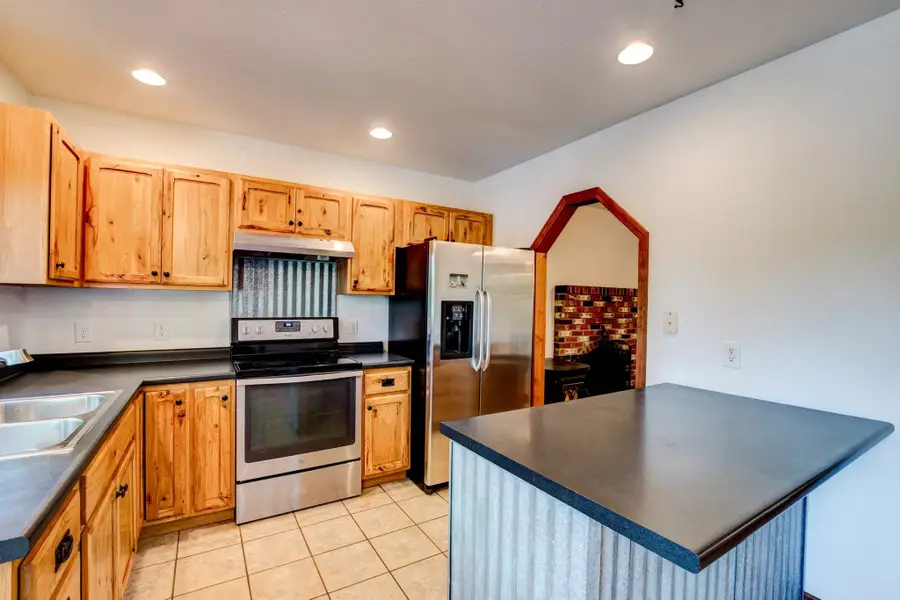 7 Suomi Road, Gardner, MA 01440 - #3