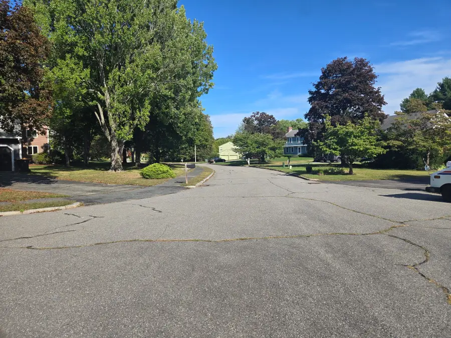 23 Kings Row Ln, Framingham, MA 01701 - #3