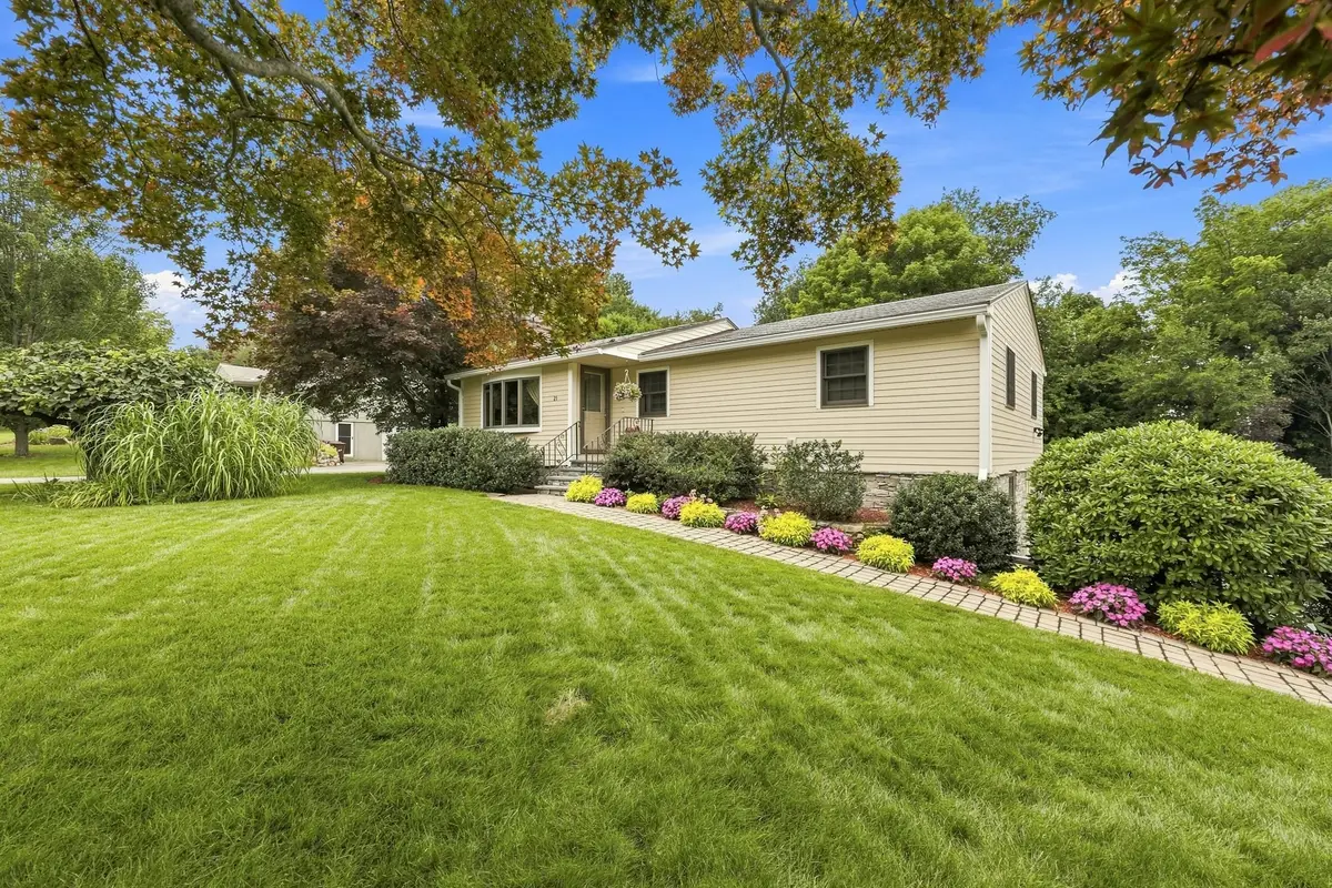21 Old Meetinghouse Rd, Auburn, MA 01501 - #1