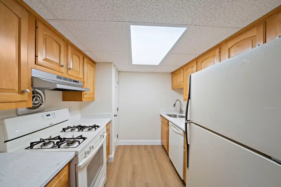 18 Kingswood Dr #5, Abington, MA 02351 - #2