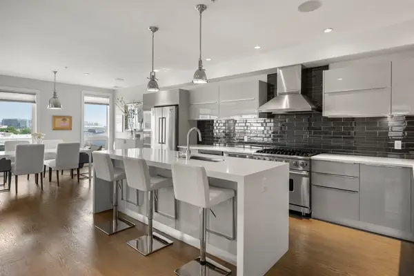 407 W First St #302, Boston, MA 02127
