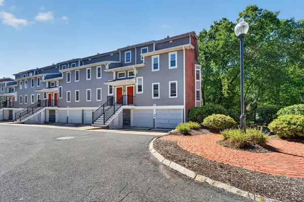 20.0 N Stone Mill Dr #1026, Dedham, MA 02026