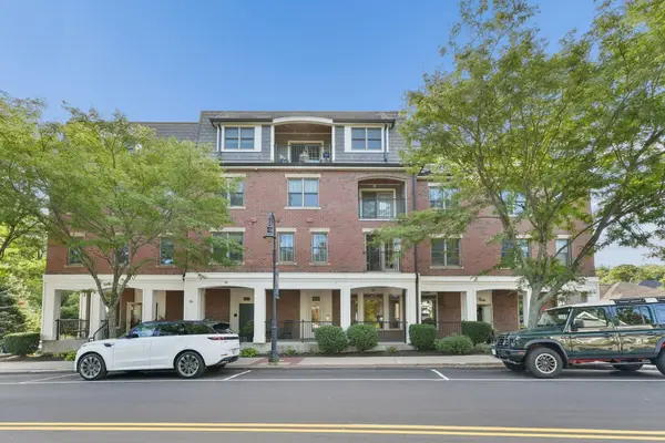 36 Central Ave #15, Milton, MA 02186