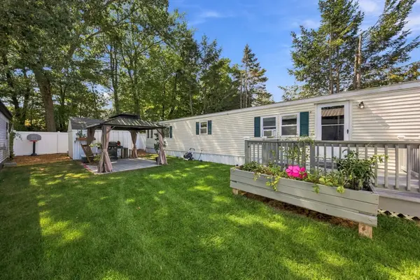 176 Lakeview Street, Tewksbury, MA 01876