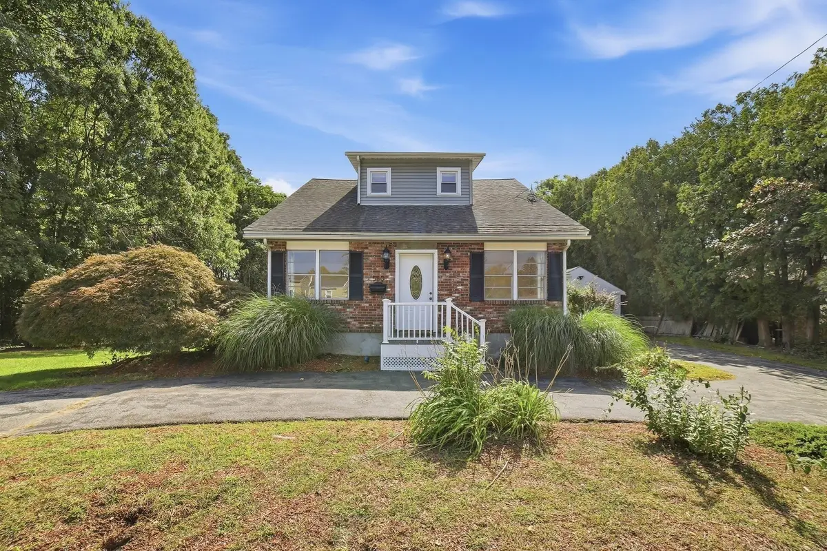 550 Sunderland Road, Worcester, MA 01604 - #1