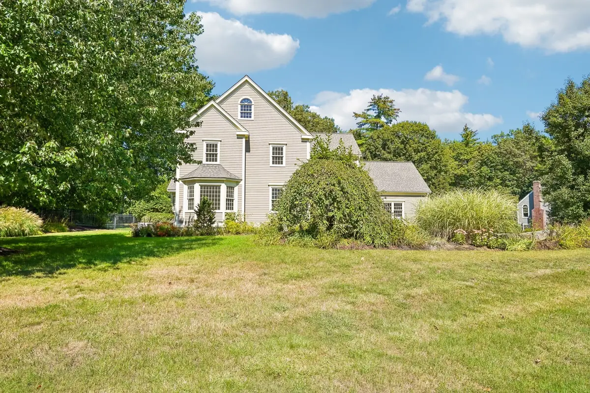 5 Steeple Chase Cir, Westford, MA 01886 - #1