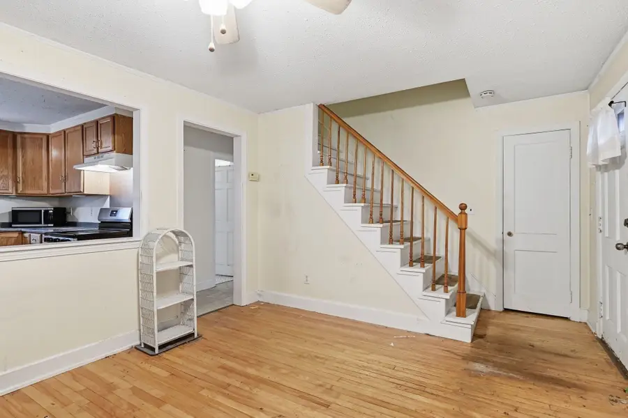 19 Magnolia Ter, Chicopee, MA 01013 - #2