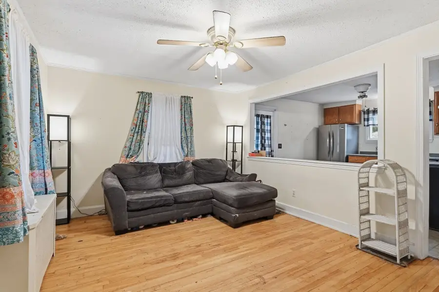 19 Magnolia Ter, Chicopee, MA 01013 - #3