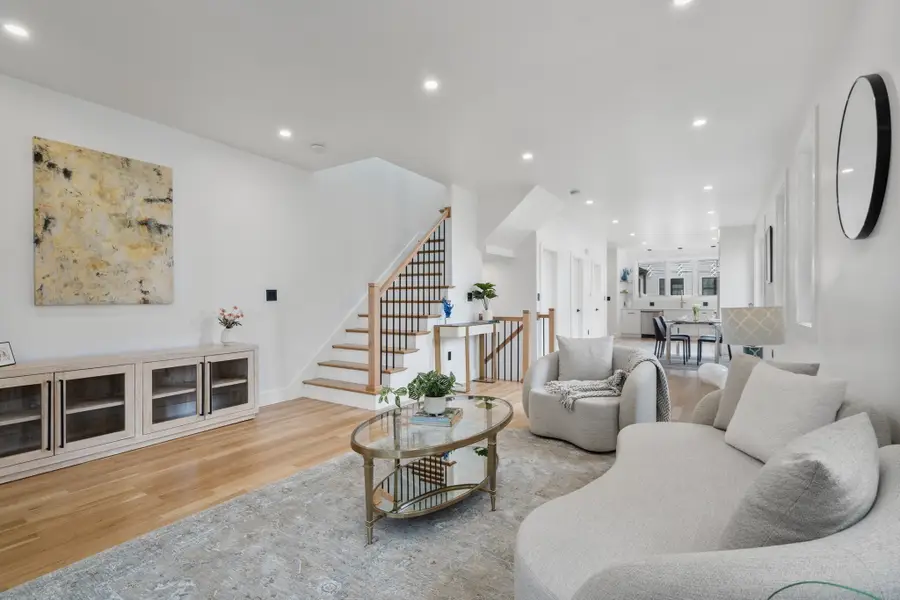 21 Keith St #2, Watertown, MA 02472 - #3