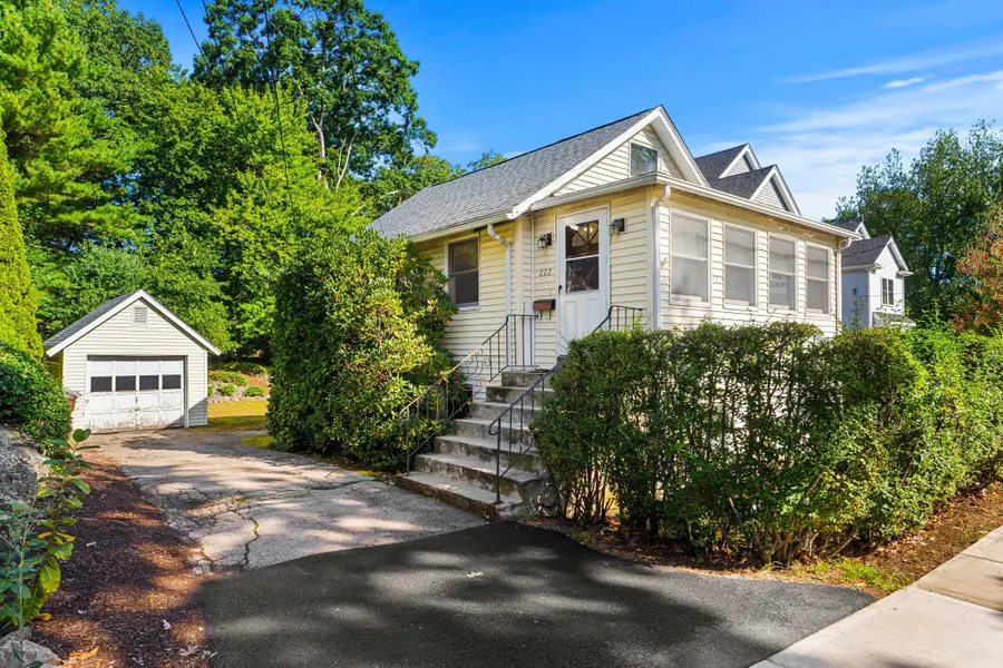 222 Sprague St, Dedham, MA 02026 - #3