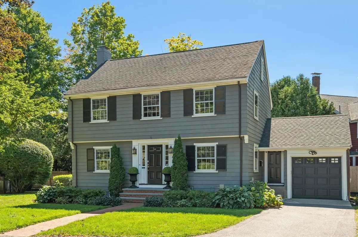 4 Woodlawn Oval, Wellesley, MA 02481 - #1