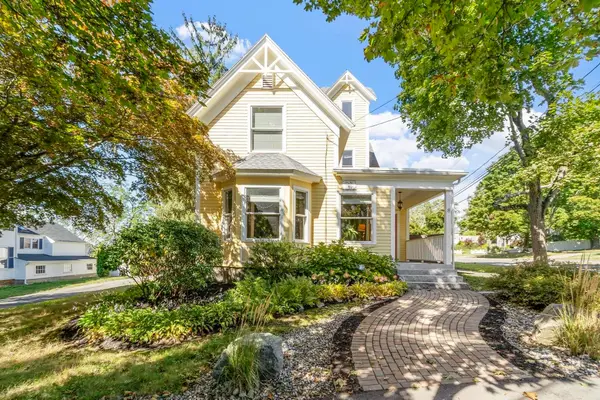 8 Winthrop St, Danvers, MA 01923