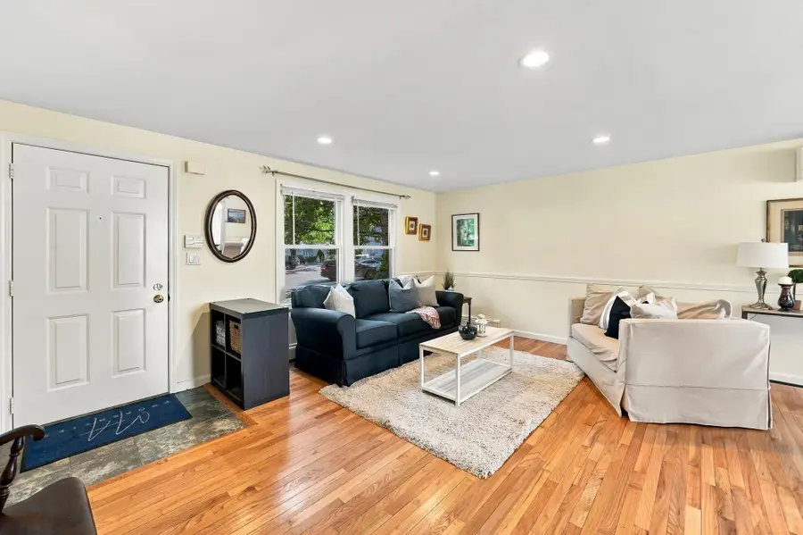15 Northwoods Cir #15, Woburn, MA 01801 - #2