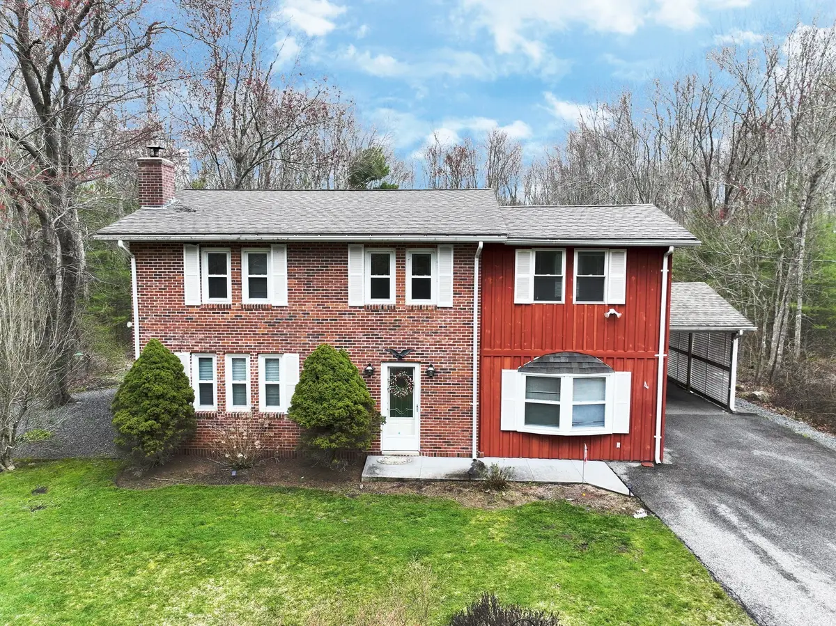 620 Ledge Rd, Seekonk, MA 02771 - #1