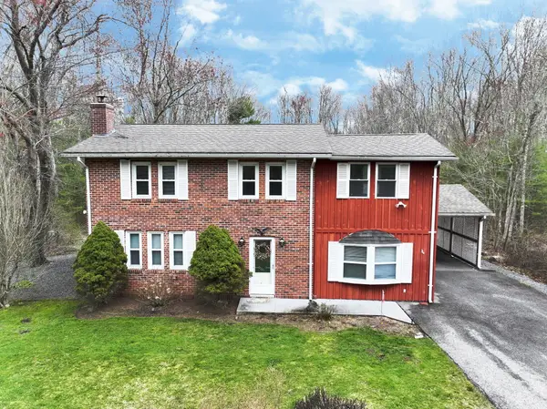 620 Ledge Rd, Seekonk, MA 02771