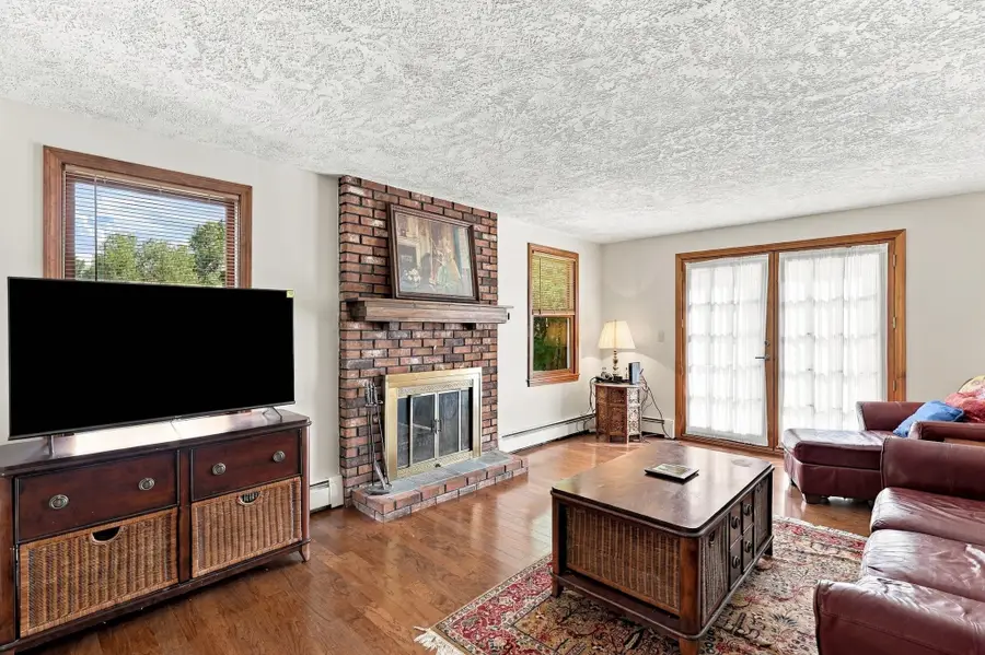 6 Laurel Road, Blackstone, MA 01504 - #3