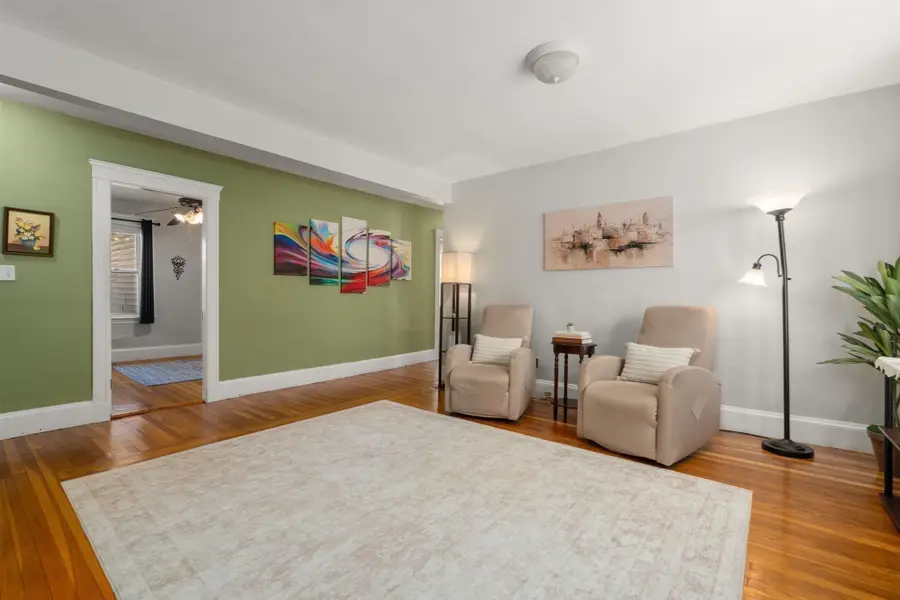 37 Everett St #1, Waltham, MA 02453 - #3