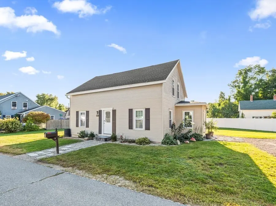 23 Snell St, Sturbridge, MA 01518 - #2