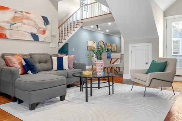 224 Florence St #10, Boston, MA 02131