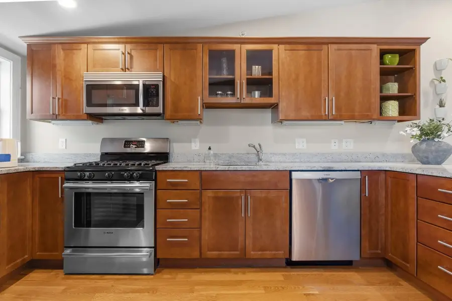 224 Florence St #10, Boston, MA 02131 - #3