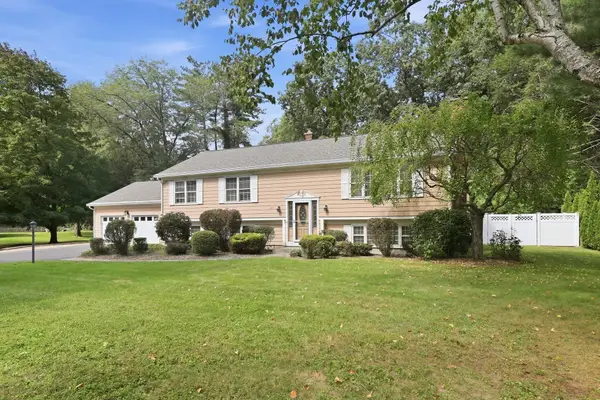 120 Coventry Lane, Longmeadow, MA 01106