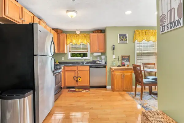 417 Hildreth St #5, Lowell, MA 01850