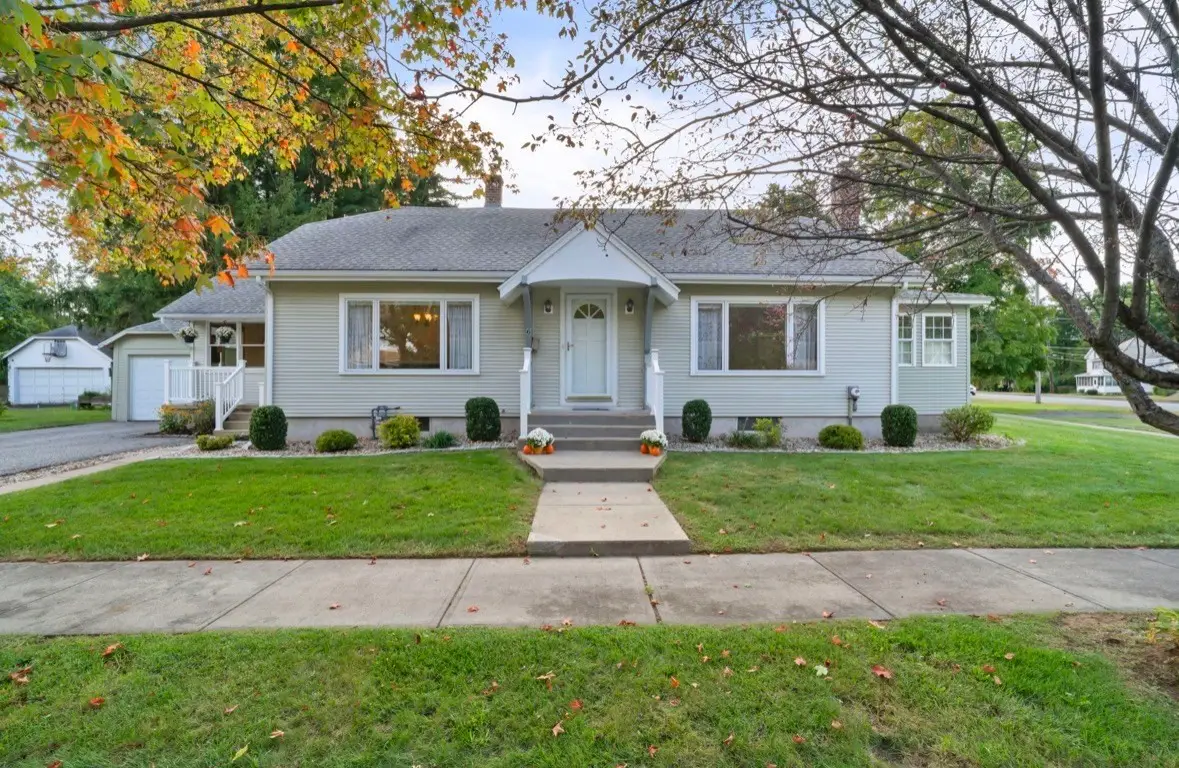 6 Van Horn Street, West Springfield, MA 01089 - #1